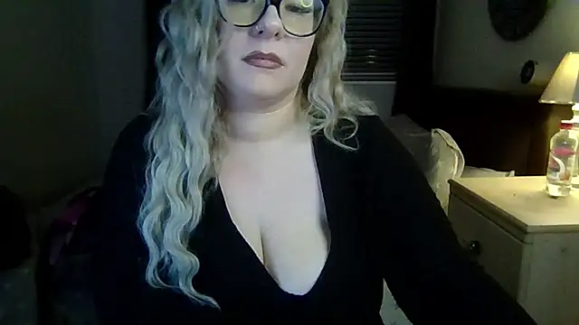 IvyWifey's Webcam Show