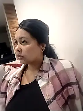 Chatroom XXX en direct de Alessandraa-