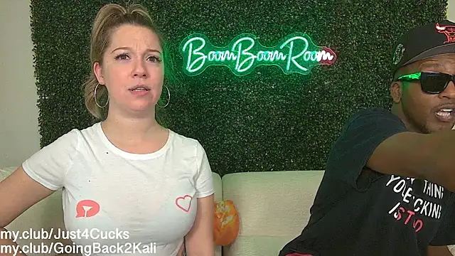 แชท XXX สดของ boomboomr00m