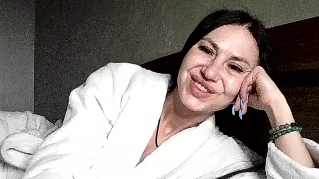 JulianaGold1 Live XXX-Chat