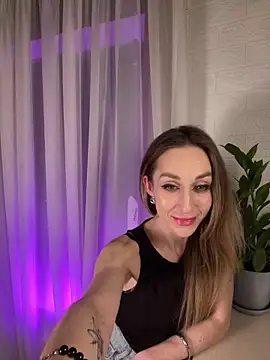 Show modela AnesaKis na web-kameri