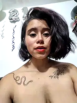 Chat +18 de Akhanexxx ao vivo