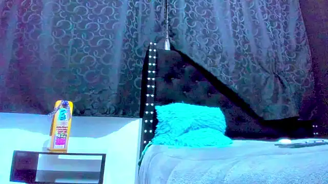 Chat +18 de amareto_queen ao vivo