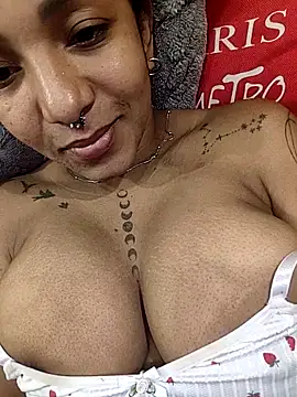 Chat +18 de Kandeefooxxx ao vivo