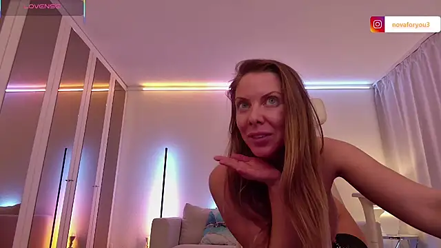 Chat +18 de Nova-Lee ao vivo