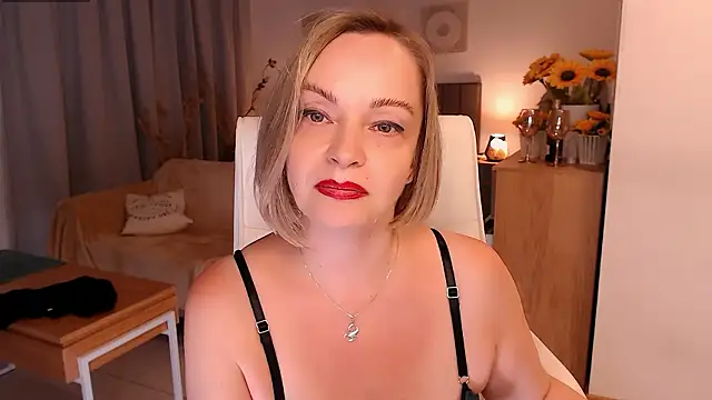 Chat XXX en directo de Tilly_Eliot