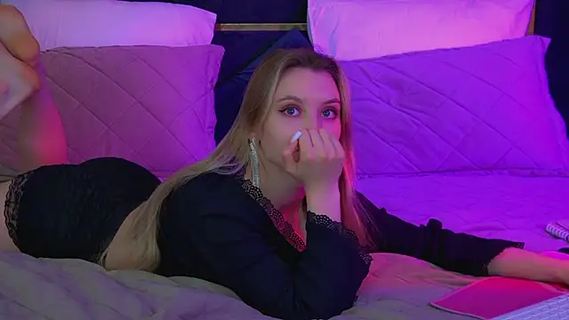 StacyEvances' Live XXX Chat