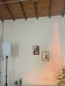 _Linoshka_1's Live XXX Chat