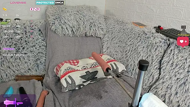 Lara_MILFGODDESS élő XXX-chatje