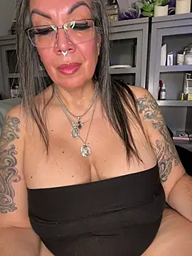 dieseldame1313 élő XXX-chatje