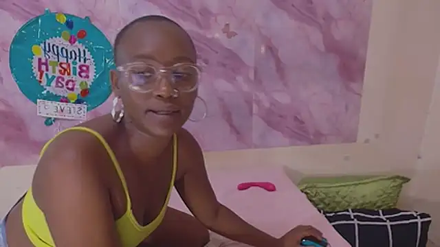 EbonyOlive69 – Live XXX-chat