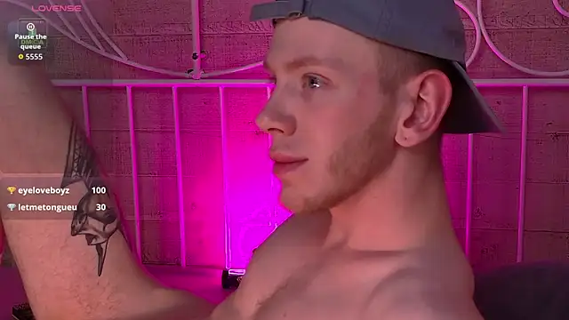 Show modela ZidNevil na web-kameri