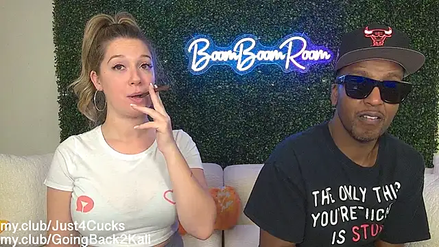 Chat XXX en directo de boomboomr00m