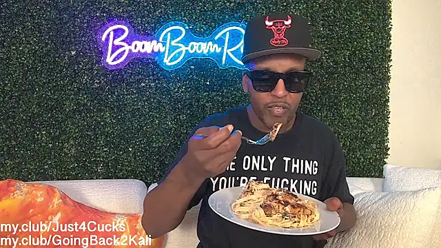 boomboomr00m's Live XXX Chat