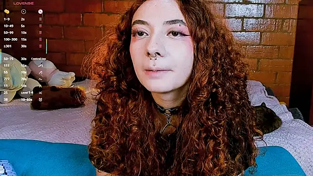 Онлайн чат XXX Annycolin_