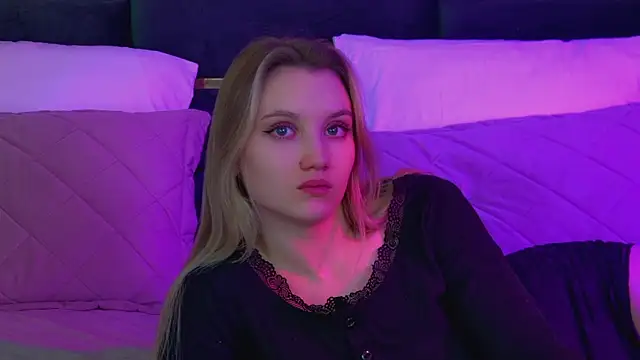 StacyEvances live XXX chat