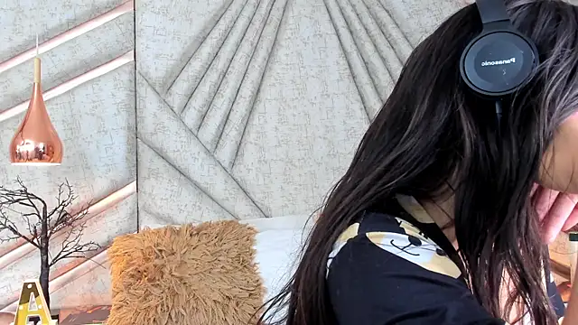 CloheBell live XXX chat