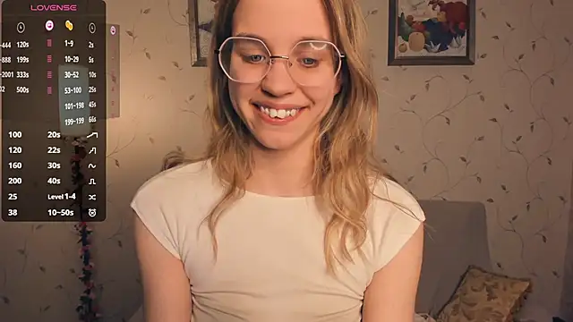 JoanBaggott élő XXX-chatje