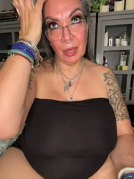 dieseldame1313 Adlı Modelin Web Kamerası Şovu