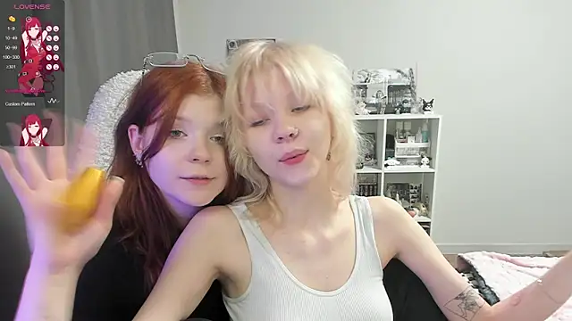 XXX chat uživo modela TenderTwos
