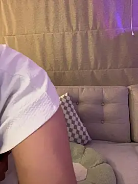 Leah_Honey26 Adlı Modelin Canlı XXX Sohbeti