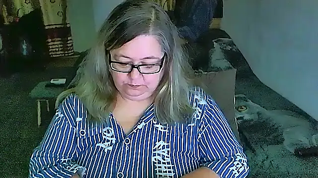 sex2 Adlı Modelin Canlı XXX Sohbeti