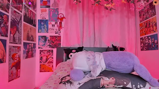 MissCurvyTop Chat XXX in diretta