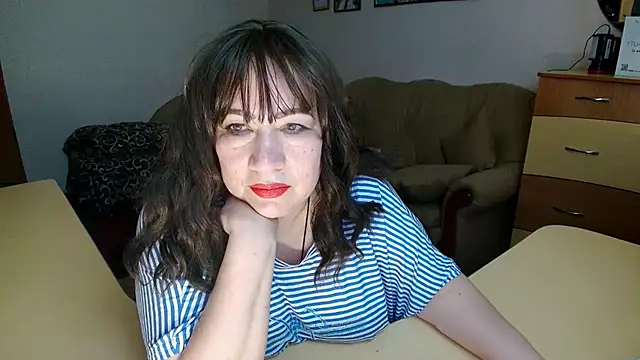 Lucretia_Goldi_: απευθείας συνομιλία ΧΧΧ