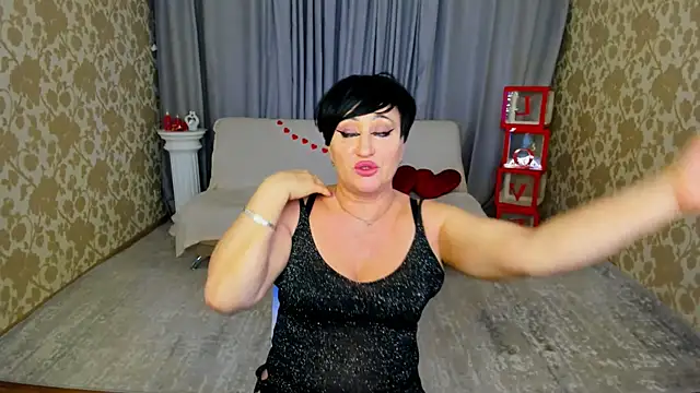 Chat XXX en directo de KiraTempt