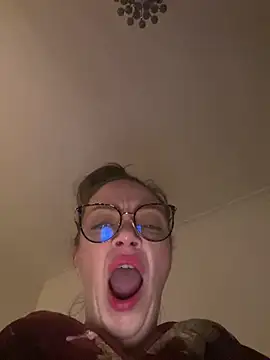 XXX chat uživo modela FemDom_RubyKnightXXO