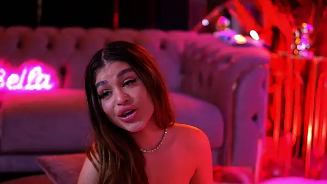 XXX chat uživo modela BellaNoirre