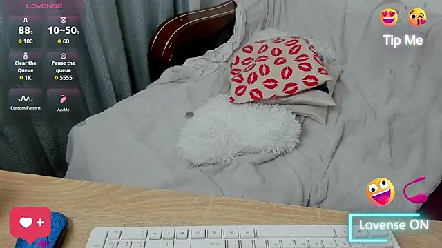 MiaKiittyy Pertunjukan Webcam