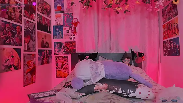 MissCurvyTop Chat XXX in diretta