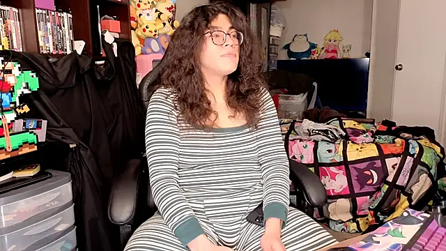 Chat +18 de ShinyCherub ao vivo