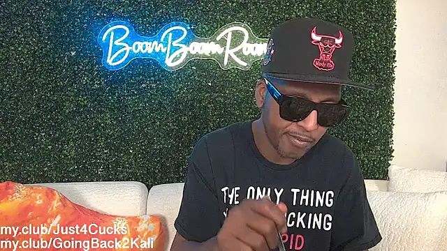 boomboomr00m's Webcam Show