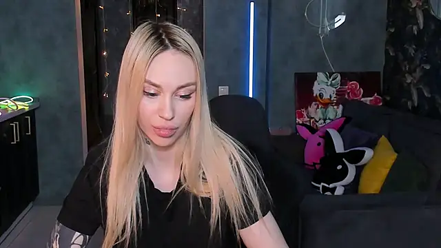 XXX chat uživo modela Blckmirrorr
