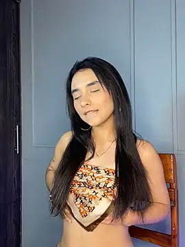 Zafira_Montiel 现场XXX聊天