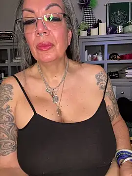 dieseldame1313 Adlı Modelin Canlı XXX Sohbeti