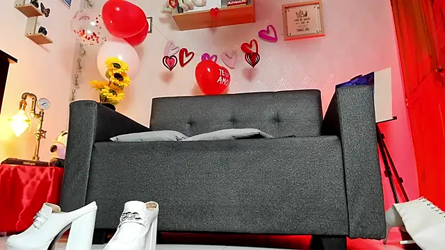 XXX chat uživo modela Alaia_Love77