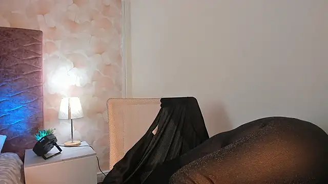 Czat XXX na żywo – Xara_Shadow