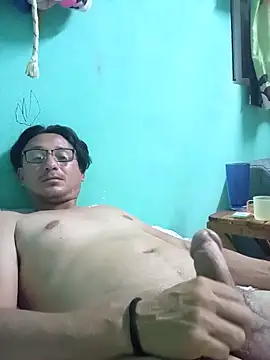 Andresguz35 即時 XXX 聊天