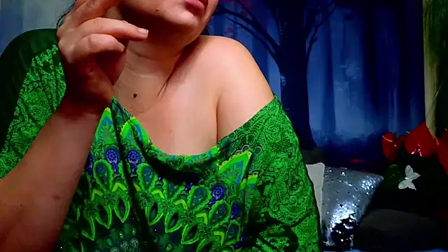 ElizabethEven Adlı Modelin Canlı XXX Sohbeti