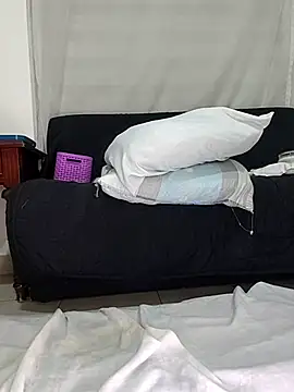 estrella_tasty Adlı Modelin Canlı XXX Sohbeti