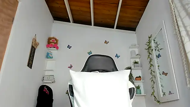 Chat +18 de darsha_sahu ao vivo