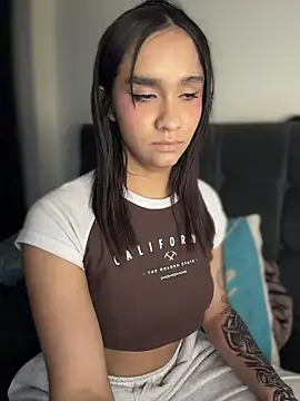 Chat XXX en directo de Isabella-Teen