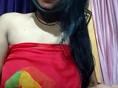 Show modela poojaxxx65 na web-kameri