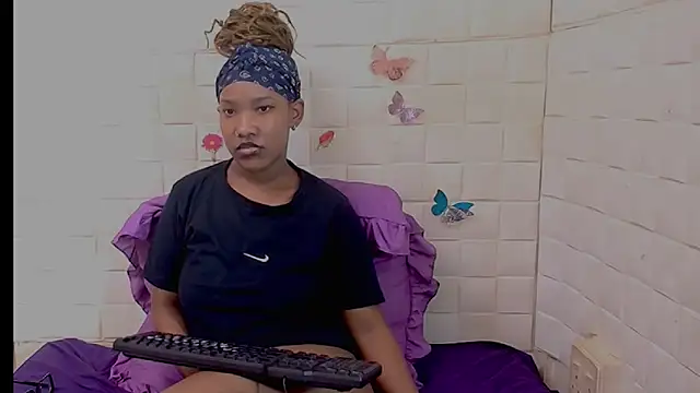 EroticSexyPrada Chat XXX in diretta