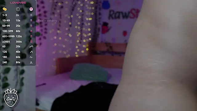 Živý XXX chat rawstrawberry