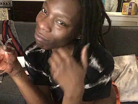 littyleesh1 Adlı Modelin Canlı XXX Sohbeti