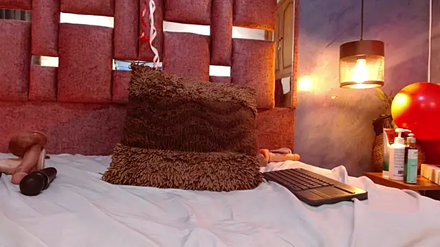 sofy_bonnet Adlı Modelin Canlı XXX Sohbeti